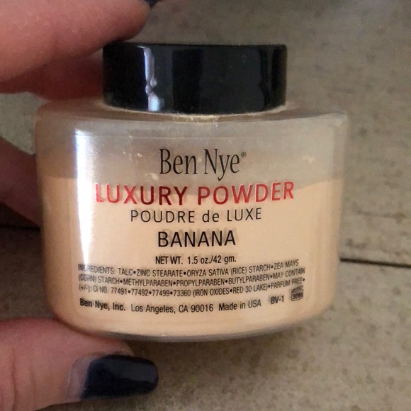 Ben nye luxury powder in banana - Picture 1 of 2